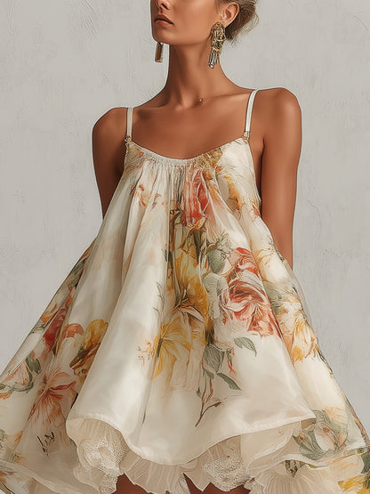 Minivestido Evasé de Organza Floral Beige con Detalles de Encaje