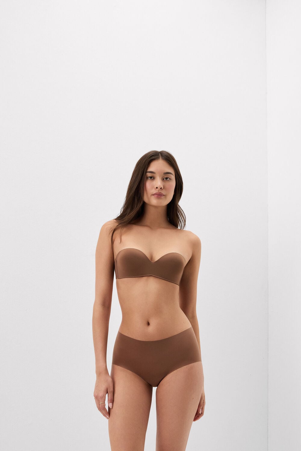 Sujetador bandeau sin tirantes, de microfibra