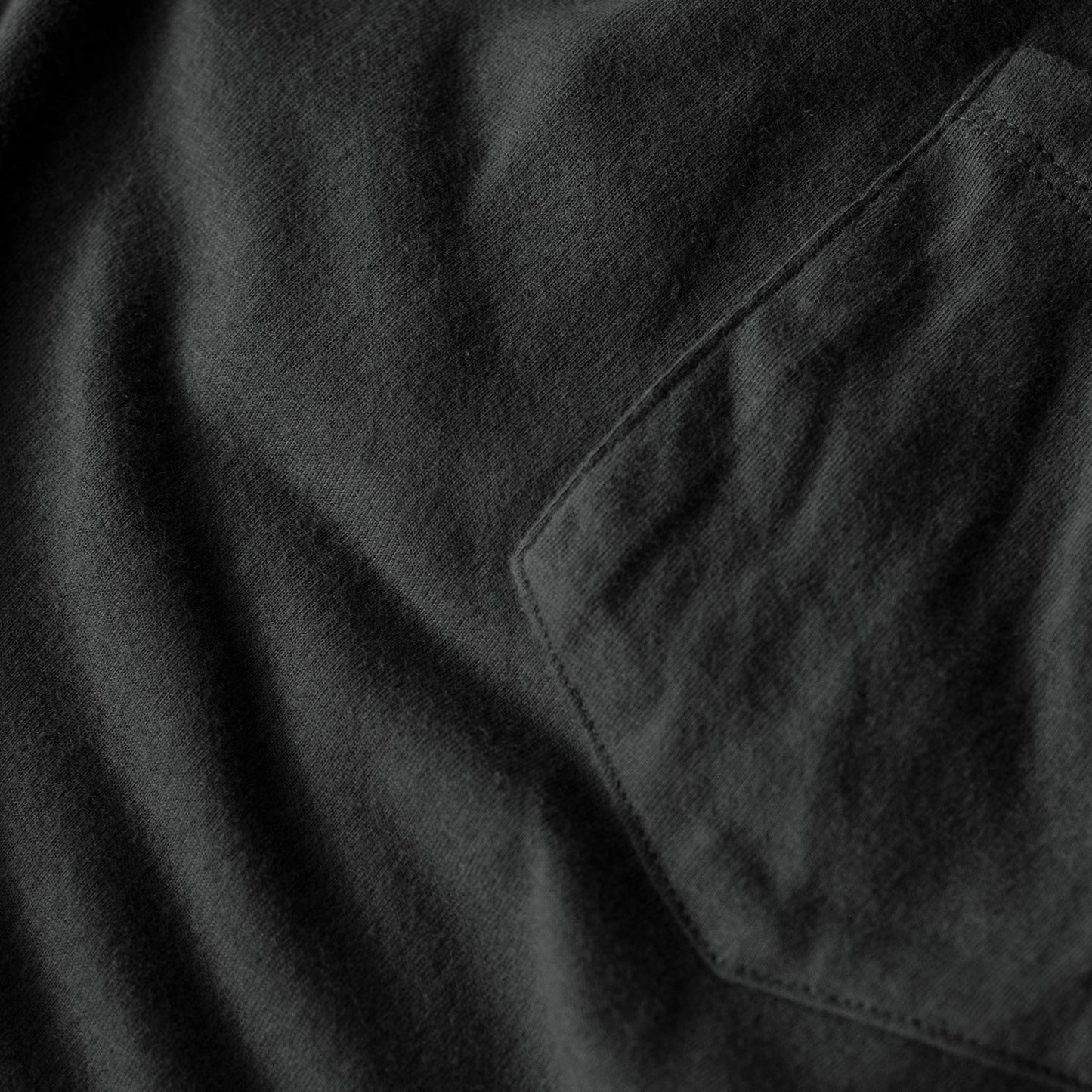 Camiseta de manga corta con bolsillo de carbono
