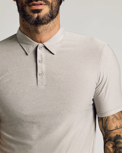 Polo deportivo de manga corta largo en gris jaspeado claro