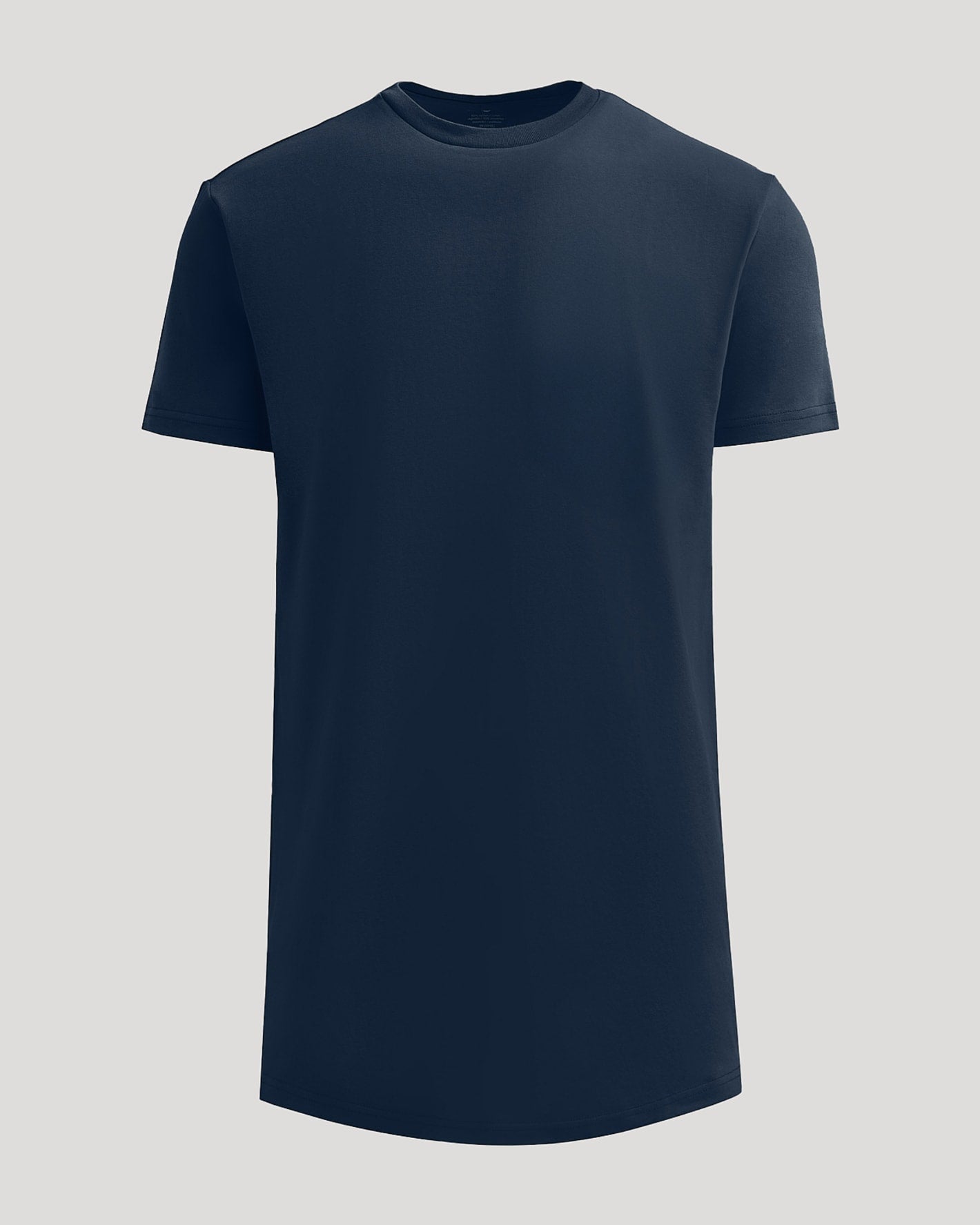 Camiseta de manga larga azul marino de tejido grueso con dobladillo curvo.