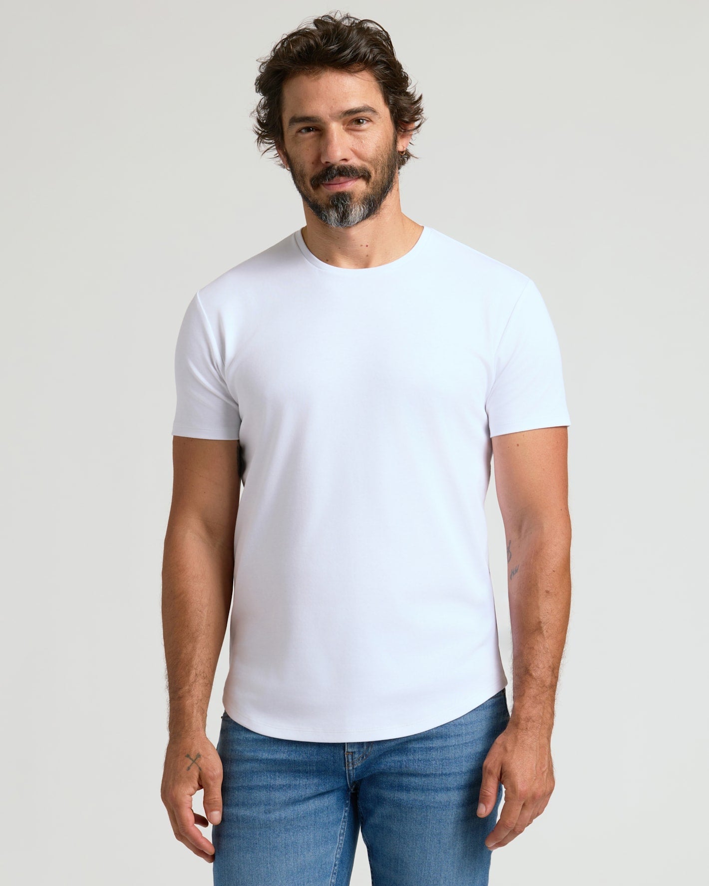 Paquete de 4 camisetas de manga corta con dobladillo curvo y mezcla de algodón Pima