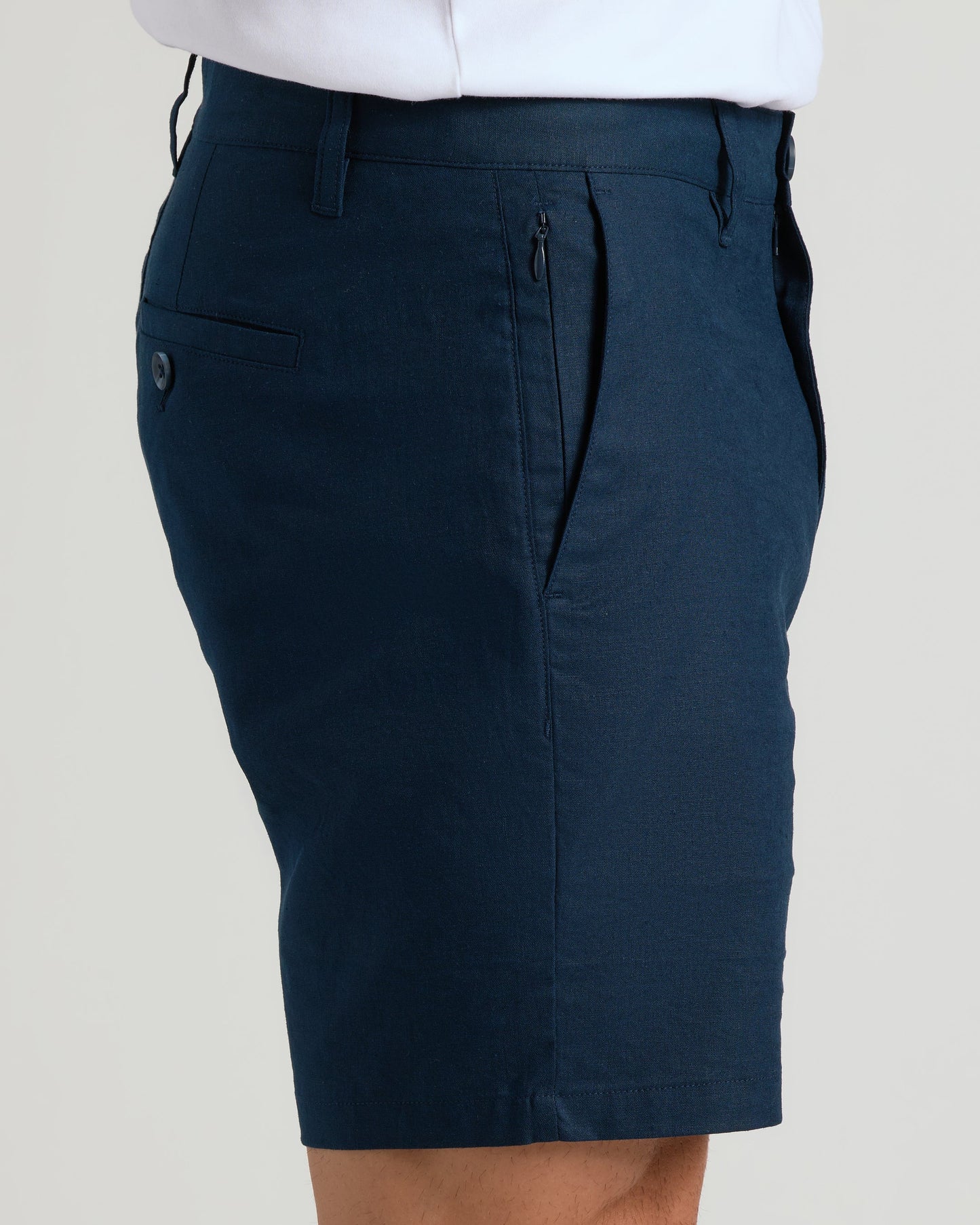 Pantalones cortos de lino azul marino de 7 pulgadas