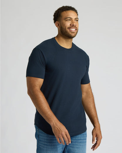 Camiseta de manga larga azul marino de tejido grueso con dobladillo curvo.