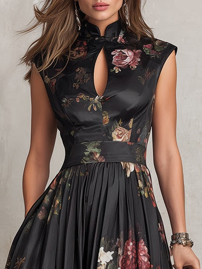 Violeta | Vestido de largo medio de satén negro plisado con estampado floral y escote lágrima
