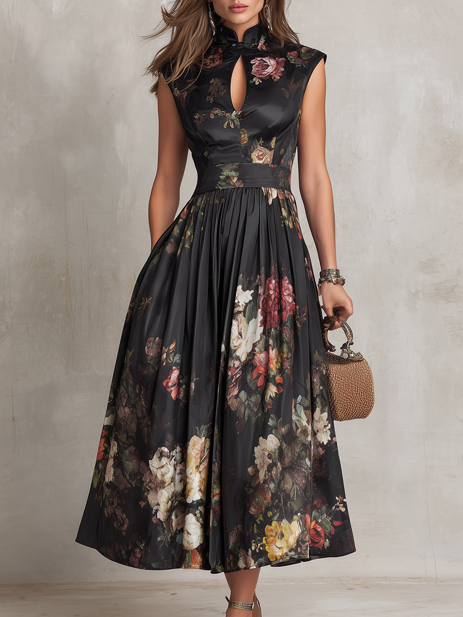 Violeta | Vestido de largo medio de satén negro plisado con estampado floral y escote lágrima