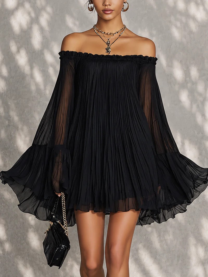 Minivestido Negro con Mangas Acampanadas y Hombros Descubiertos Fruncidos