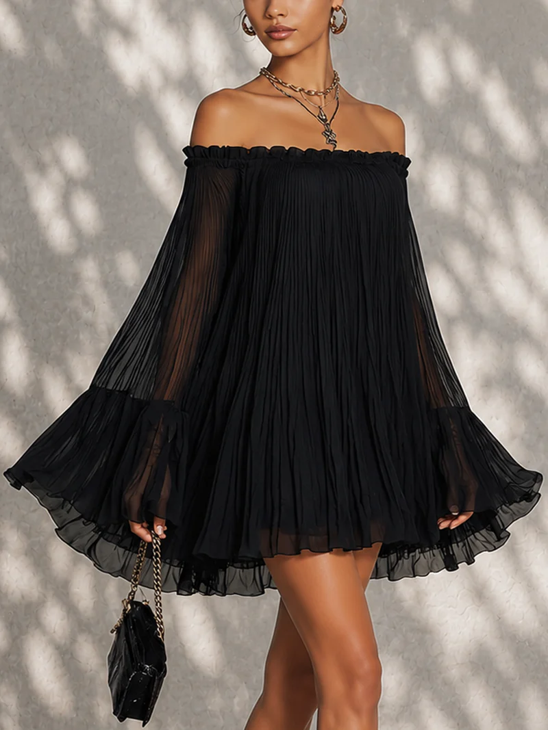 Minivestido Negro con Mangas Acampanadas y Hombros Descubiertos Fruncidos