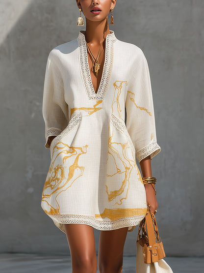 Minivestido de Encaje de Ganchillo Marfil con Motivos Dorados y Escote en V