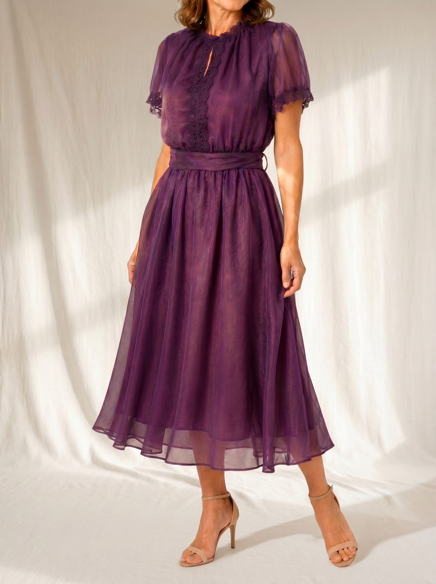 Livia | Vestido Largo con Escote en Gota y Detalle de Encaje