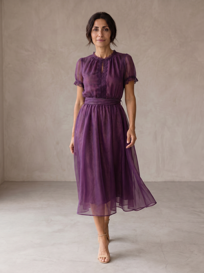 Livia | Vestido Largo con Escote en Gota y Detalle de Encaje