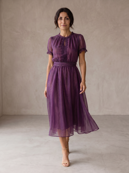 Livia | Vestido Largo con Escote en Gota y Detalle de Encaje