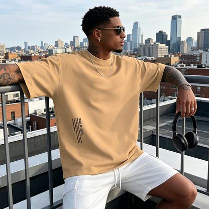 Camiseta Urbana Hombre Oversize – Mezcla de Algodón Premium y Estampado Gráfico