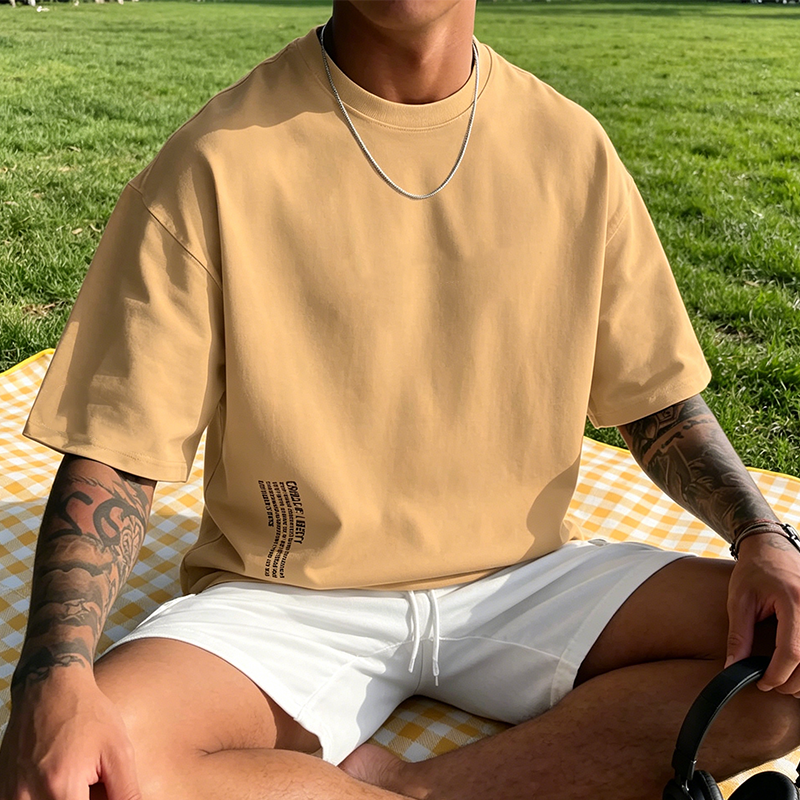 Camiseta Urbana Hombre Oversize – Mezcla de Algodón Premium y Estampado Gráfico